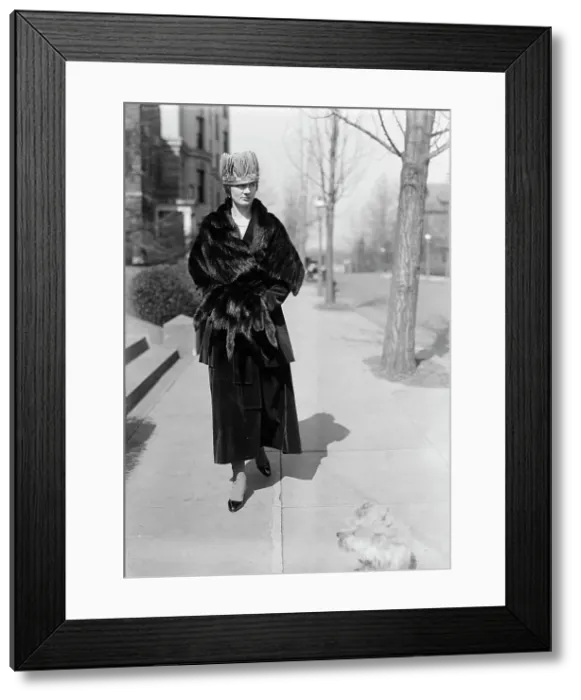 Framed Print : Countess De Lagreze [sic], 1918. Creator: Harris & Ewing. Countess De Lagreze [sic], 1918. Creator: Harris & Ewing