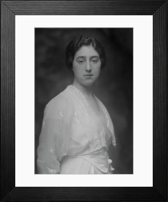 Framed Print : Sicher, S.S. Mrs. portrait photograph, 1913. Creator: Arnold Genthe Framed Print : Sicher, S.S. Mrs. portrait photograph, 1913. Creator: Arnold Genthe