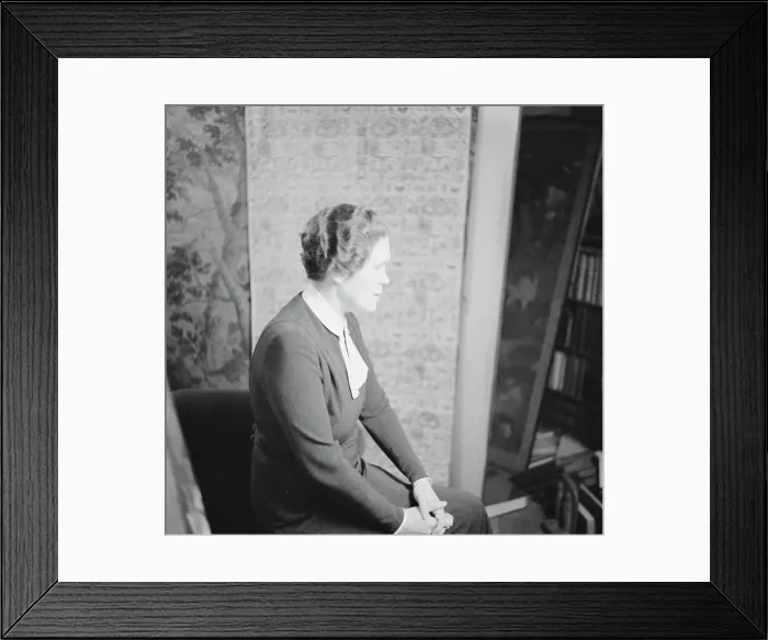 Framed Print : Ashton, E.L. Mrs. portrait photograph, between 1926 and 1942. Creator: Arnold Genthe Framed Print : Ashton, E.L. Mrs. portrait photograph, between 1926 and 1942. Creator: Arnold Genthe