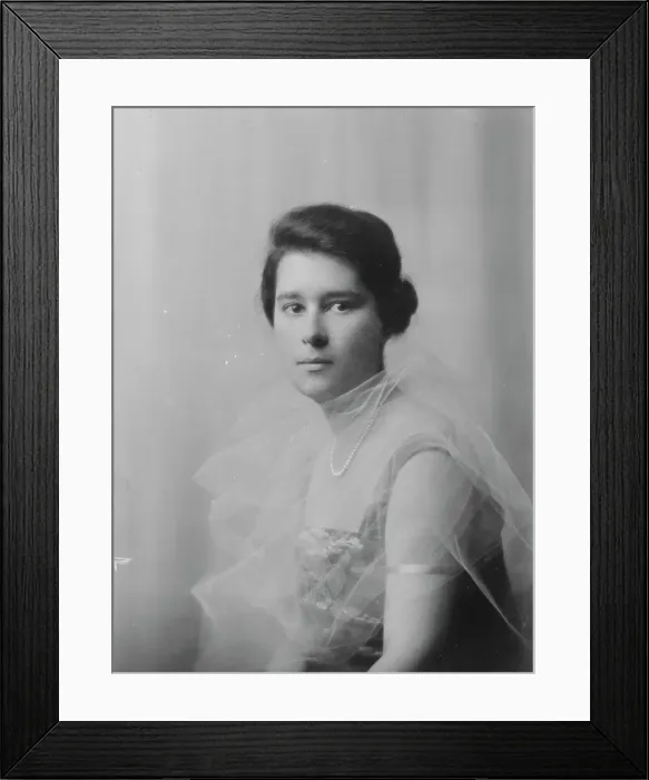 Framed Print : Joske, A. Mrs. portrait photograph, 1916. Creator: Arnold Genthe Framed Print : Joske, A. Mrs. portrait photograph, 1916. Creator: Arnold Genthe