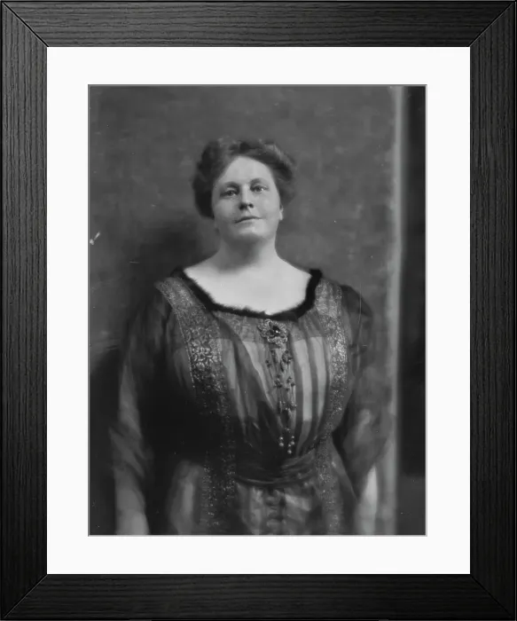 Framed Print : Spencer, H.K. Mrs. portrait photograph, 1915. Creator: Arnold Genthe Framed Print : Spencer, H.K. Mrs. portrait photograph, 1915. Creator: Arnold Genthe