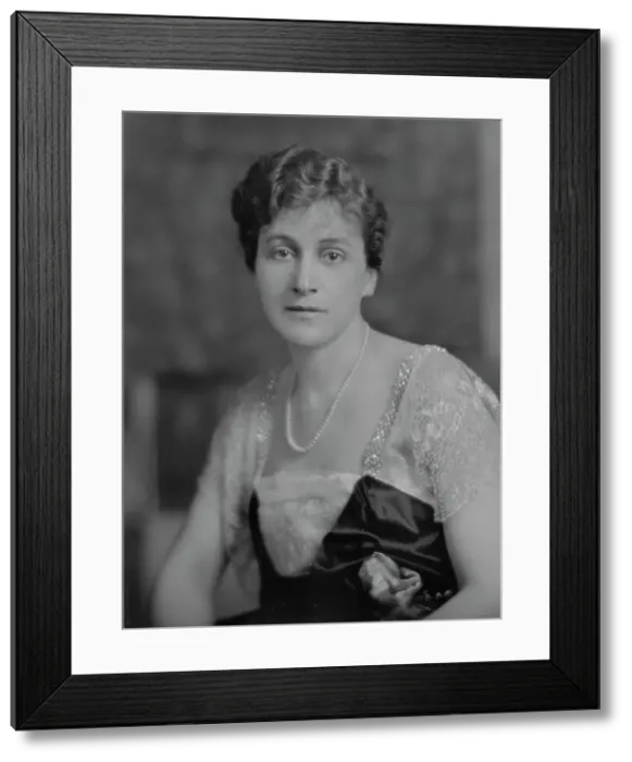 Framed Print : Tudhope, H.R. Mrs. portrait photograph, 1916. Creator: Arnold Genthe Framed Print : Tudhope, H.R. Mrs. portrait photograph, 1916. Creator: Arnold Genthe