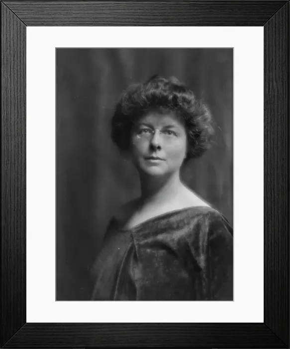 Framed Print : Ward, Mable R. Mrs. portrait photograph, 1913. Creator: Arnold Genthe Framed Print : Ward, Mable R. Mrs. portrait photograph, 1913. Creator: Arnold Genthe