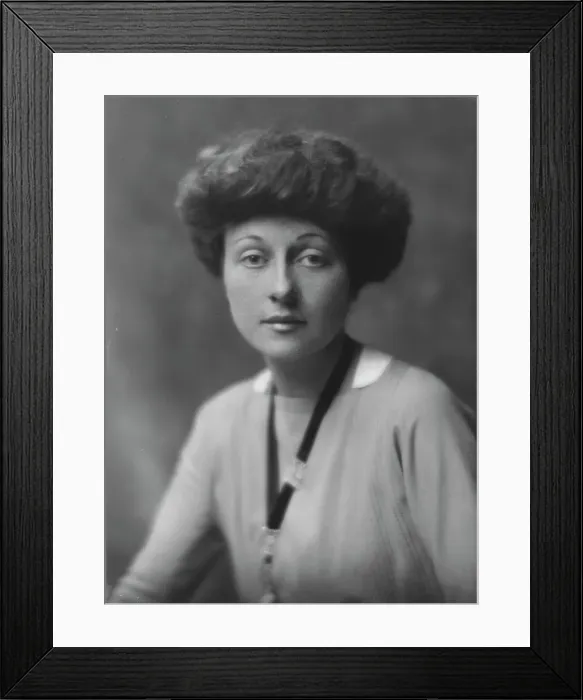 Framed Print : Kilmer, Willis Sharp, Miss, portrait photograph, 1917 June 18. Creator: Arnold Genthe Framed Print : Kilmer, Willis Sharp, Miss, portrait photograph, 1917 June 18. Creator: Arnold Genthe