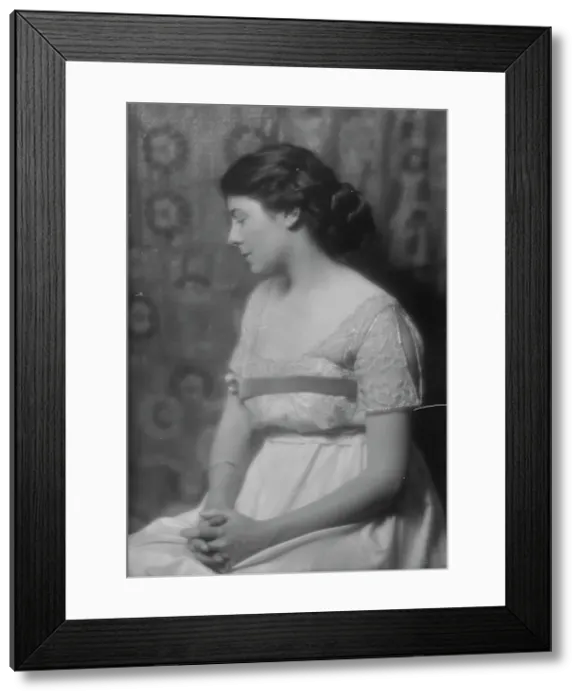 Framed Print : Young, Major M. Mrs. portrait photograph, 1915 Nov. 4. Creator: Arnold Genthe Framed Print : Young, Major M. Mrs. portrait photograph, 1915 Nov. 4. Creator: Arnold Genthe
