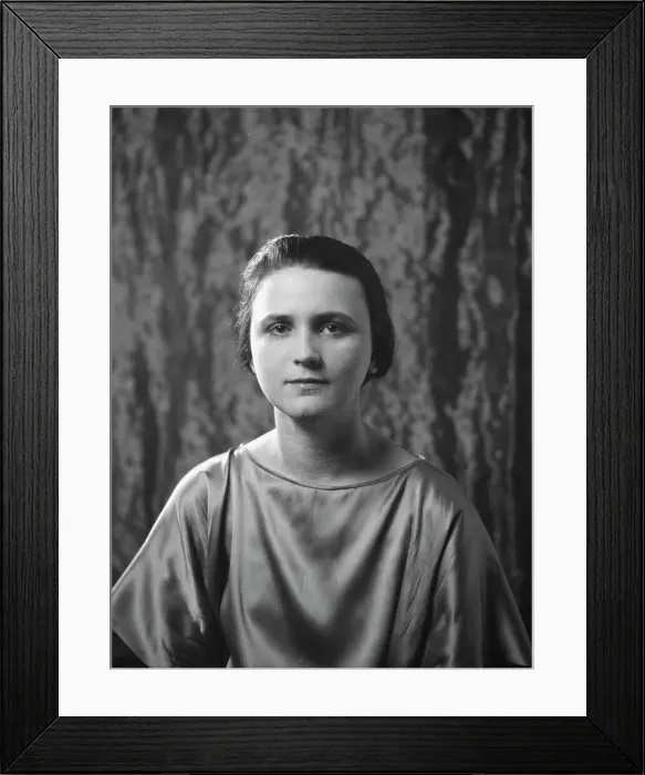 Framed Print : Hale, Richard, Mrs. portrait photograph, 1924 Apr. 8. Creator: Arnold Genthe Framed Print : Hale, Richard, Mrs. portrait photograph, 1924 Apr. 8. Creator: Arnold Genthe