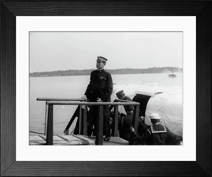 Framed Print : Italian Commission To U.S. - Marconi Leaving Boat, 1917. Creator: Harris & Ewing. Italian Commission To U.S. - Marconi Leaving Boat, 1917. Creator: Harris & Ewing Framed Print : Italian Commission To U.S. - Marconi Leaving Boat, 1917. Creator: Harris & Ewing. Italian Commission To U.S. - Marconi Leaving Boat, 1917. Creator: Harris & Ewing