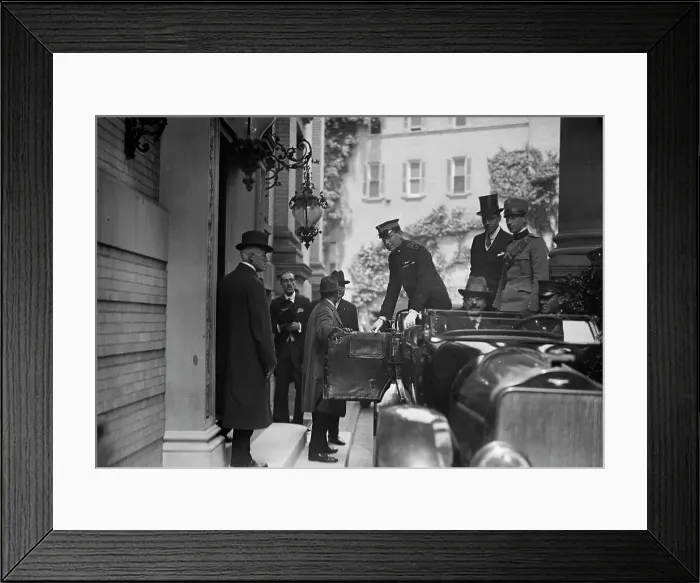 Framed Print : Italian Commission To U.S. - Marconi Leaving Car, 1917. Creator: Harris & Ewing. Italian Commission To U.S. - Marconi Leaving Car, 1917. Creator: Harris & Ewing Framed Print : Italian Commission To U.S. - Marconi Leaving Car, 1917. Creator: Harris & Ewing. Italian Commission To U.S. - Marconi Leaving Car, 1917. Creator: Harris & Ewing