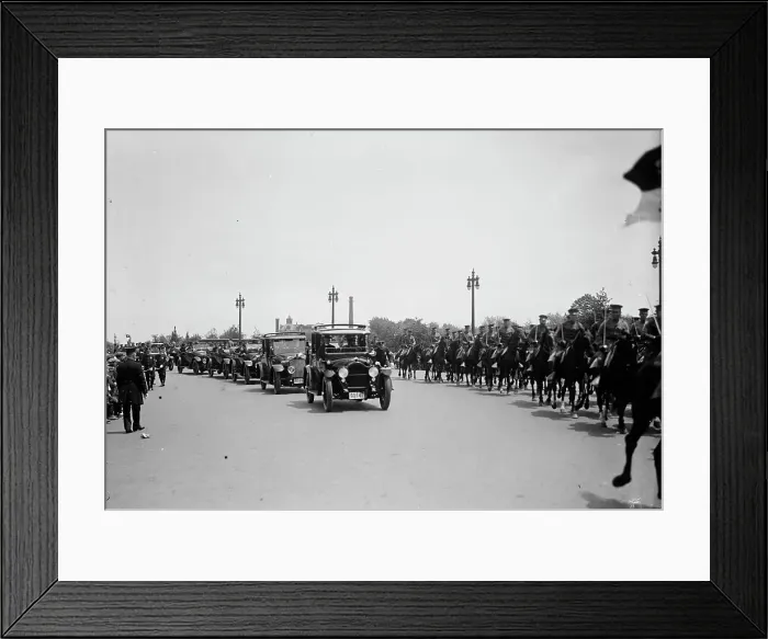 Framed Print : Italian Commission To U.S. - Scenes On Arrival, May 23, 1917, 23 May 1917. Creator: Harris & Ewing. Italian Commission To U.S. - Scenes On Arrival, May 23, 1917, 23 May 1917. Creator: Harris & Ewing Framed Print : Italian Commission To U.S. - Scenes On Arrival, May 23, 1917, 23 May 1917. Creator: Harris & Ewing. Italian Commission To U.S. - Scenes On Arrival, May 23, 1917, 23 May 1917. Creator: Harris & Ewing