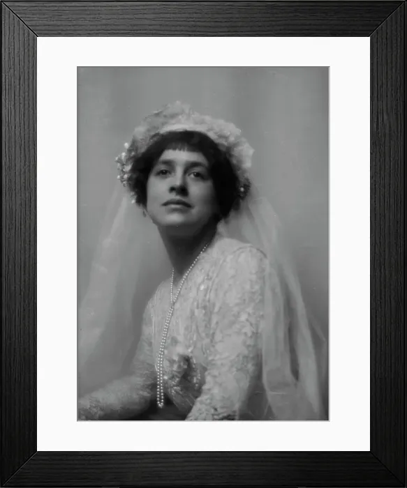 Framed Print : Paige, H. Roy, Mrs. portrait photograph, 1912 or 1913. Creator: Arnold Genthe Framed Print : Paige, H. Roy, Mrs. portrait photograph, 1912 or 1913. Creator: Arnold Genthe