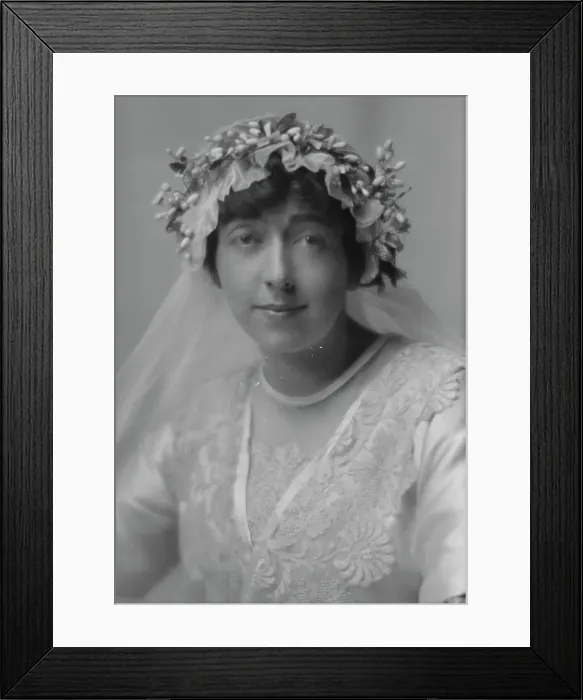 Framed Print : Sampson, R.W. Mrs. portrait photograph, 1914 Nov. 13. Creator: Arnold Genthe