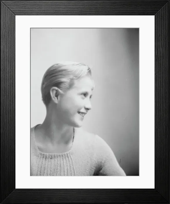 Framed Print : Lee, Margaret, Miss, portrait photograph, 1927 Creator: Arnold Genthe Framed Print : Lee, Margaret, Miss, portrait photograph, 1927 Creator: Arnold Genthe