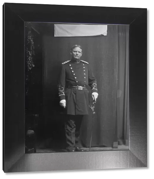 Unidentified man, portrait photograph, between 1906 and 1913. Creator: Arnold Genthe