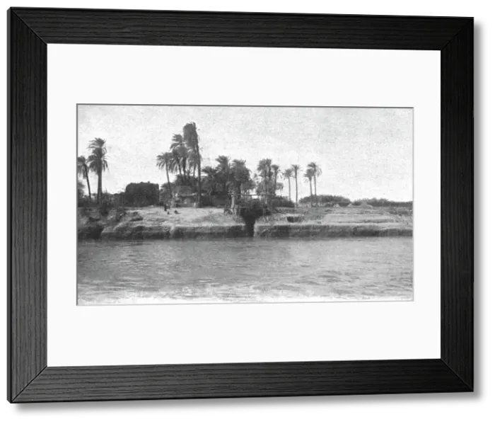 Framed Print : L'elevation des eaux du Nil pour l'irrigation; Le Nord-Est Africain, 1914. Creator: Jules Gervais-Courtellemont Framed Print : L'elevation des eaux du Nil pour l'irrigation; Le Nord-Est Africain, 1914. Creator: Jules Gervais-Courtellemont