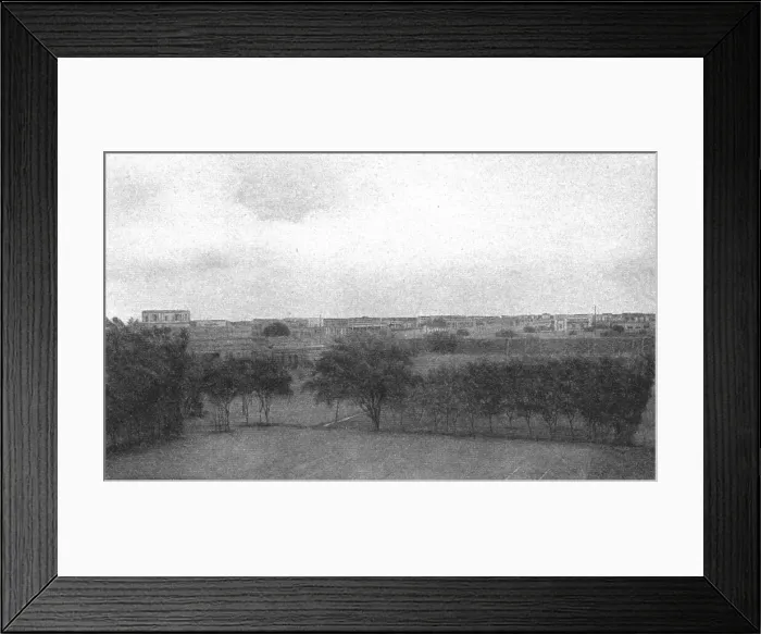 Framed Print : Une tempete de sable s'avancant sur Khartoum; Le Nord-Est Africain, 1914. Creator: Unknown Framed Print : Une tempete de sable s'avancant sur Khartoum; Le Nord-Est Africain, 1914. Creator: Unknown