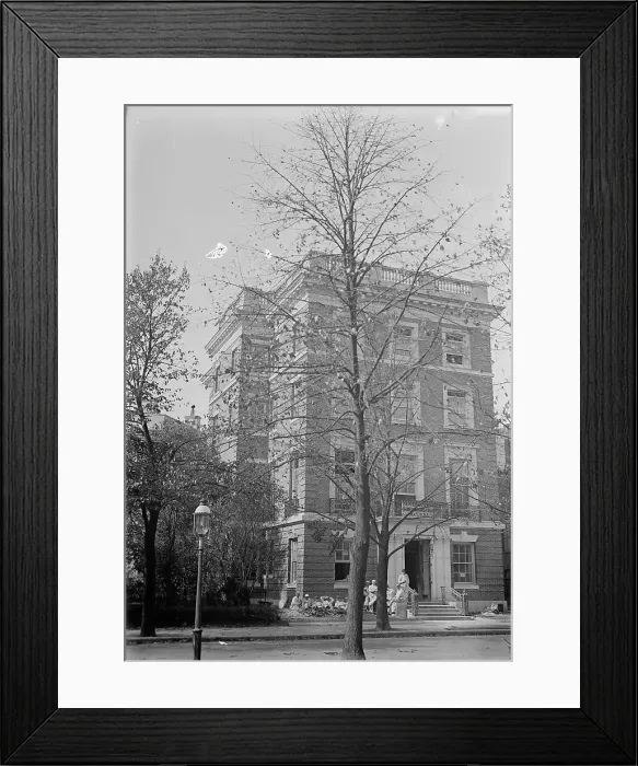 Framed Print : Residence of Mr. And Mrs. William F. Hitt, 1914. Creator: Harris & Ewing. Residence of Mr. And Mrs. William F. Hitt, 1914. Creator: Harris & Ewing