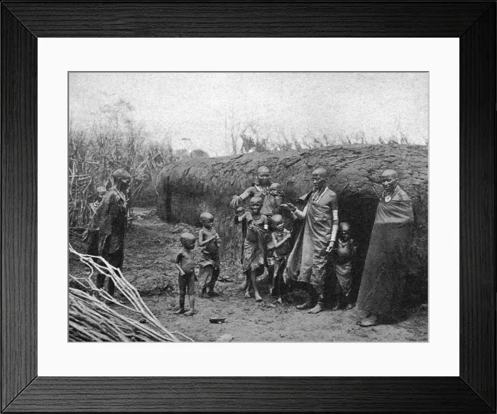 Framed Print : Un camp chez les Massai; Le Nord-Est Africain, 1914. Creator: Unknown Framed Print : Un camp chez les Massai; Le Nord-Est Africain, 1914. Creator: Unknown