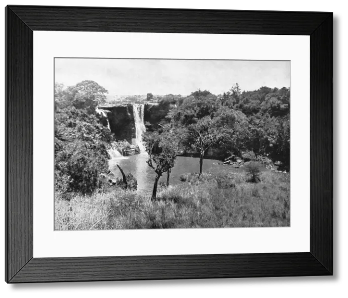 Framed Print : Paysage de l'Ouganda. Une cascade aux environs de Nairobi; Le Nord-Est Africain, 1914. Creator: Unknown Framed Print : Paysage de l'Ouganda. Une cascade aux environs de Nairobi; Le Nord-Est Africain, 1914. Creator: Unknown