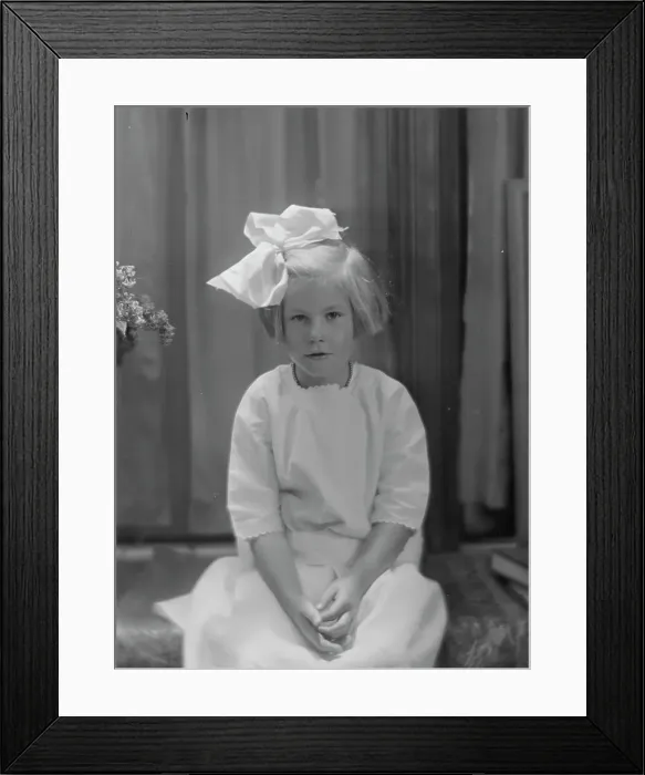 Framed Print : Welsh, Miss, portrait photograph, 1916. Creator: Arnold Genthe Framed Print : Welsh, Miss, portrait photograph, 1916. Creator: Arnold Genthe
