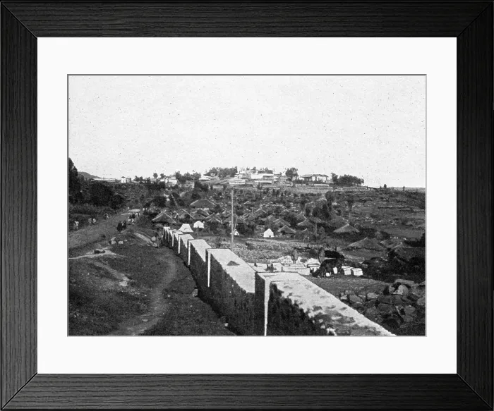 Framed Print : Un coin d'Addis-Abeba; Le Nord-Est Africain, 1914. Creator: Unknown Framed Print : Un coin d'Addis-Abeba; Le Nord-Est Africain, 1914. Creator: Unknown