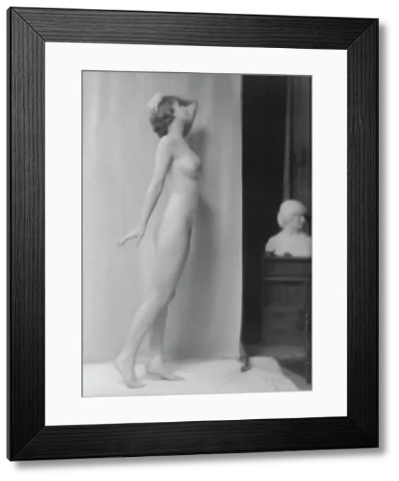 Framed Print : Marcellus, Irene, portrait photograph, 1915. Creator: Arnold Genthe Framed Print : Marcellus, Irene, portrait photograph, 1915. Creator: Arnold Genthe