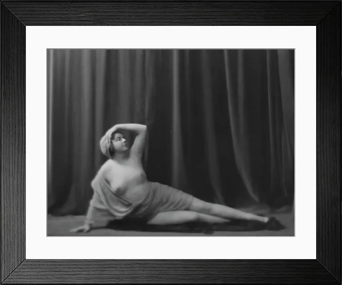 Framed Print : Mott-Smith, May, Miss, portrait photograph, between 1916 and 1923. Creator: Arnold Genthe Framed Print : Mott-Smith, May, Miss, portrait photograph, between 1916 and 1923. Creator: Arnold Genthe