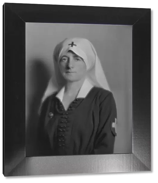 Edean, Miss, portrait photograph, 1916 Apr. 14. Creator: Arnold Genthe