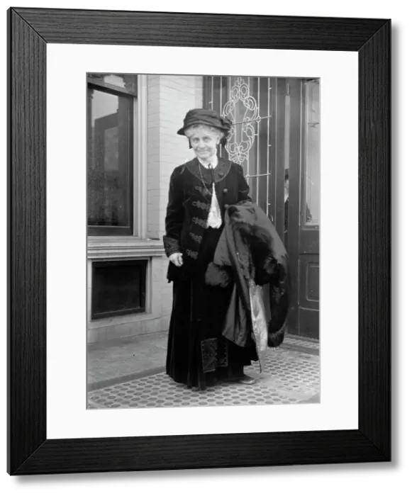 Framed Print : Mrs. John B. Henderson, 1913. Creator: Harris & Ewing. Mrs. John B. Henderson, 1913. Creator: Harris & Ewing Framed Print : Mrs. John B. Henderson, 1913. Creator: Harris & Ewing. Mrs. John B. Henderson, 1913. Creator: Harris & Ewing