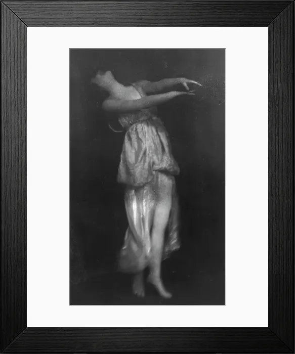 Framed Print : Isadora Duncan dancing, between 1915 and 1923. Creator: Arnold Genthe Framed Print : Isadora Duncan dancing, between 1915 and 1923. Creator: Arnold Genthe