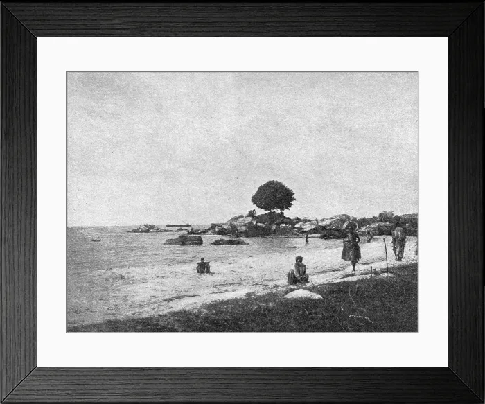 Framed Print : Sur les bords lac Victoria pres de Bukoba; Afrique Australe, 1914. Creator: Unknown Framed Print : Sur les bords lac Victoria pres de Bukoba; Afrique Australe, 1914. Creator: Unknown
