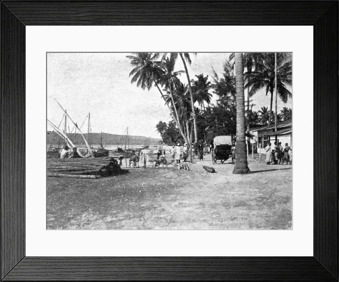 Framed Print : Lindi; Afrique Australe, 1914. Creator: Unknown Framed Print : Lindi; Afrique Australe, 1914. Creator: Unknown