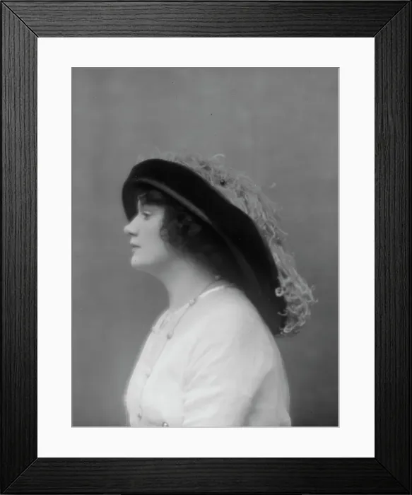 Framed Print : Leslie, Marguerite L. Miss, portrait photograph, 1913 Apr. 6. Creator: Arnold Genthe
