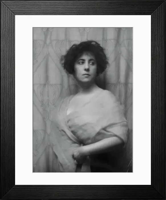 Framed Print : Lichtenberg, Rudolph, Mrs. (formerly Miss M.B. Smith), portrait photograph, 1912 or 1913. Creator: Arnold Genthe Framed Print : Lichtenberg, Rudolph, Mrs. (formerly Miss M.B. Smith), portrait photograph, 1912 or 1913. Creator: Arnold Genthe