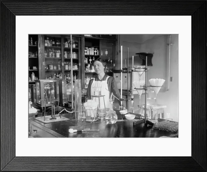 Framed Print : Miss Elizabeth Funk, 1917. Creator: Harris & Ewing. Miss Elizabeth Funk, 1917. Creator: Harris & Ewing Framed Print : Miss Elizabeth Funk, 1917. Creator: Harris & Ewing. Miss Elizabeth Funk, 1917. Creator: Harris & Ewing