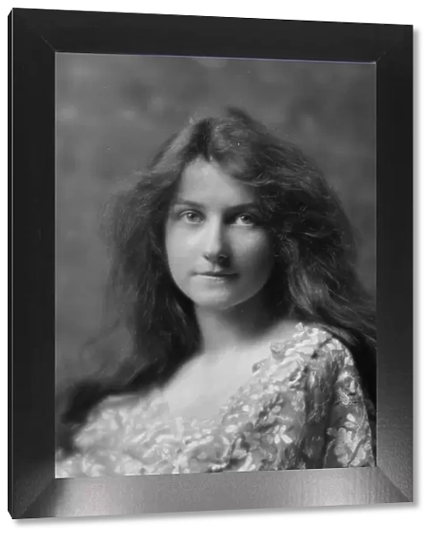 Lockwood, A. Miss, portrait photograph, 1914 Dec. 22. Creator: Arnold Genthe