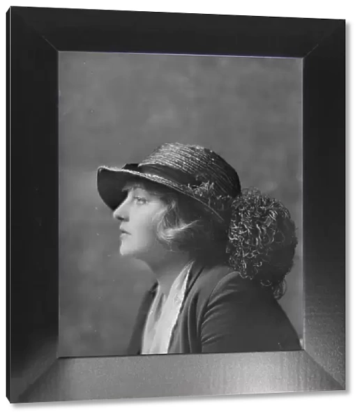 Miss Tallulah Bankhead, portrait photograph, 1919 Apr. 11. Creator: Arnold Genthe