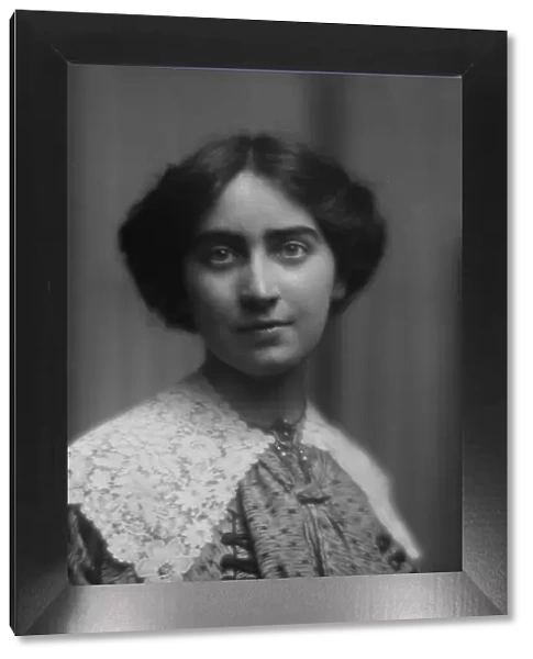 MacMillan, Mrs. portrait photograph, 1913. Creator: Arnold Genthe