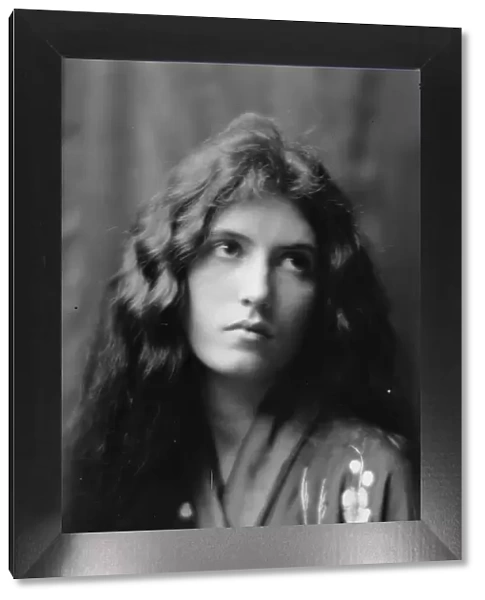 Maude, Bonnie, Miss, portrait photograph, between 1912 and 1918. Creator: Arnold Genthe