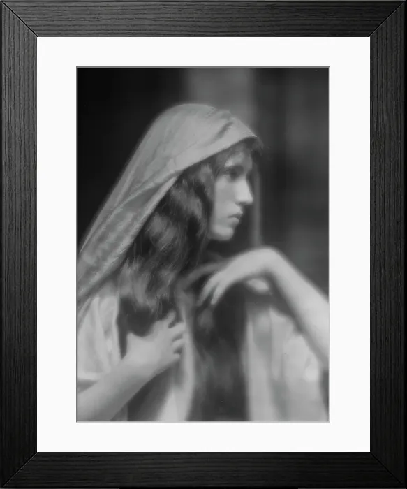 Framed Print : Maude, Bonnie, Miss, portrait photograph, between 1912 and 1918. Creator: Arnold Genthe