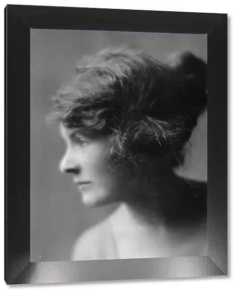 McHenry, Frances, Miss, portrait photograph, 1914 Aug. 7. Creator: Arnold Genthe