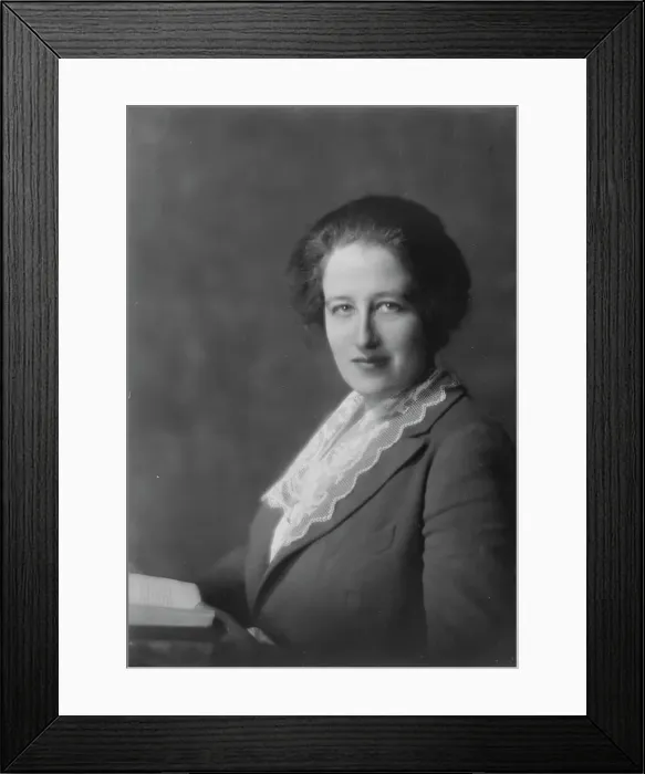 Framed Print : Mee, Herbert, Mrs. portrait photograph, 1917 Nov. 3. Creator: Arnold Genthe Framed Print : Mee, Herbert, Mrs. portrait photograph, 1917 Nov. 3. Creator: Arnold Genthe
