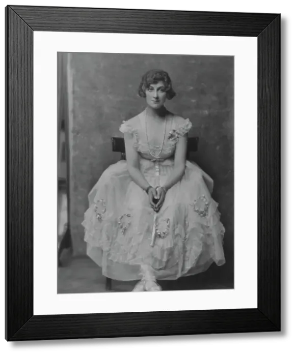 Framed Print : Melville, Mrs. portrait photograph, 1916. Creator: Arnold Genthe Framed Print : Melville, Mrs. portrait photograph, 1916. Creator: Arnold Genthe