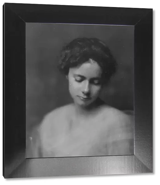 Moulton, Miss, portrait photograph, 1916 Apr. 27. Creator: Arnold Genthe