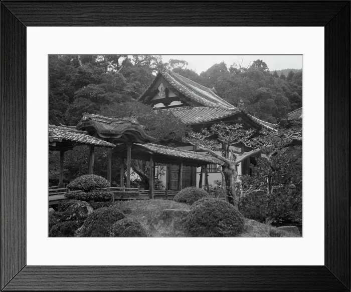 Framed Print : Unidentified building, Japan, 1908. Creator: Arnold Genthe Framed Print : Unidentified building, Japan, 1908. Creator: Arnold Genthe