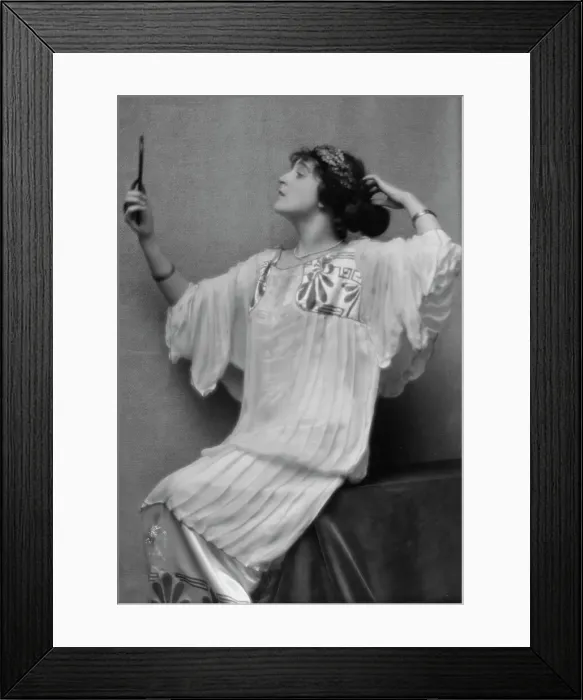 Framed Print : Namara-Toye, Mme. portrait photograph, 1912. Creator: Arnold Genthe Framed Print : Namara-Toye, Mme. portrait photograph, 1912. Creator: Arnold Genthe