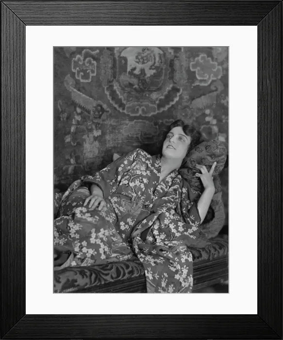 Framed Print : Namara-Toye, Mme. portrait photograph, 1912. Creator: Arnold Genthe Framed Print : Namara-Toye, Mme. portrait photograph, 1912. Creator: Arnold Genthe