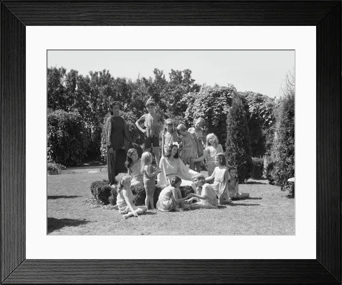 Framed Print : Anita Zahn dancers, between 1911 and 1942. Creator: Arnold Genthe Framed Print : Anita Zahn dancers, between 1911 and 1942. Creator: Arnold Genthe