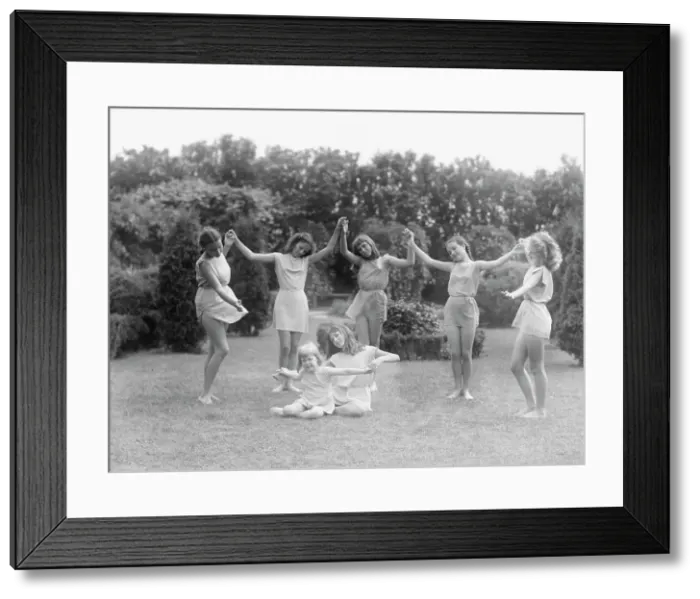 Framed Print : Anita Zahn dancers, between 1911 and 1942. Creator: Arnold Genthe Framed Print : Anita Zahn dancers, between 1911 and 1942. Creator: Arnold Genthe