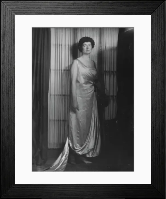 Framed Print : Mrs. Sidney Aske, portrait photograph, 1918. Creator: Arnold Genthe Framed Print : Mrs. Sidney Aske, portrait photograph, 1918. Creator: Arnold Genthe