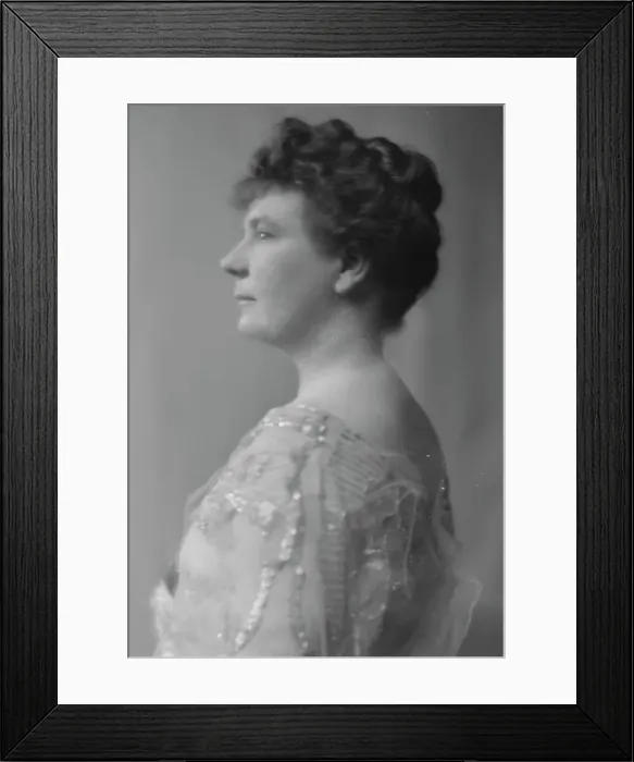 Framed Print : Nicholl, Hester, Miss, portrait photograph, 1915 Jan. 20. Creator: Arnold Genthe Framed Print : Nicholl, Hester, Miss, portrait photograph, 1915 Jan. 20. Creator: Arnold Genthe
